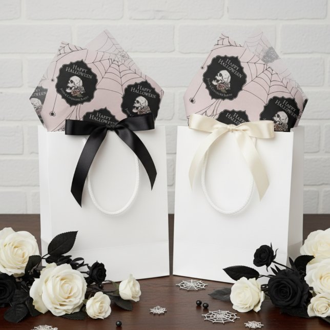 Papier Mousseline Halloween gothique Blush rose Floral Crâne (Gothic Happy Halloween Tissue Paper in Blush Pink. Creepy Skull, Pink Roses, Spiderwebs & Spiders)