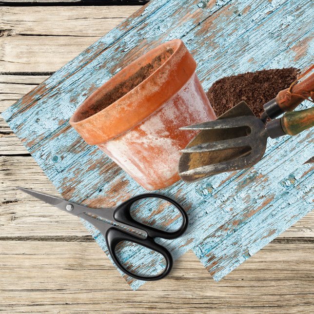 Papier Mousseline outils de jardinage et planche patinée (Créateur téléchargé)