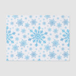 Papier Mousseline Pretty Blue Christmas Snowflakes sur Winter White<br><div class="desc">De taille mixte,  de jolis flocons de neige bleus sont éparpillés tout au long de ce motif saisonnier de Noël. Ce joli design festif avec un arrière - plan blanc hivernal est sûr de plaire à tout âge et parfait pour quiconque aime les motifs doux et délicats de Noël.</div>