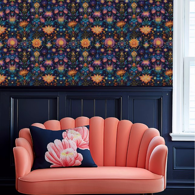 Papier Peint Fairycore Ethereal Fleurs brillantes funky (Fairycore Ethereal Funky Glowing Flowers Wallpaper above a coral scalloped sofa.)