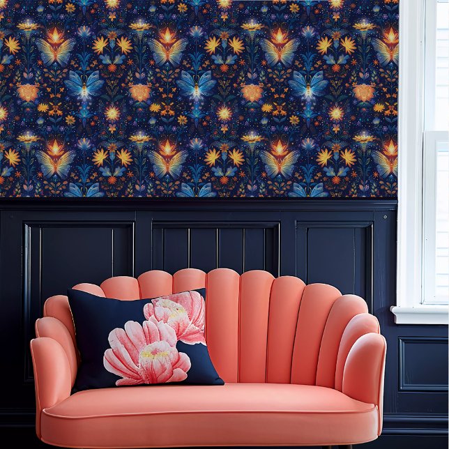 Papier Peint Fée Ethérée Papillon Floral (Fairycore Ethereal Butterfly Floral Wallpaper above a coral scalloped sofa.)