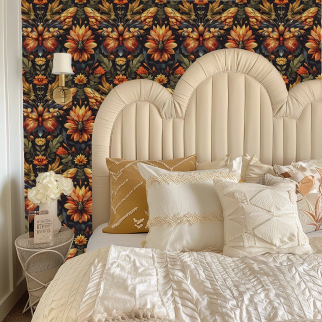 Papier Peint Fleurs de papillon orange blanc Fairycore (Fairycore Whimsical Orange Butterfly Flowers Wallpaper behind a cream colored headboard.)