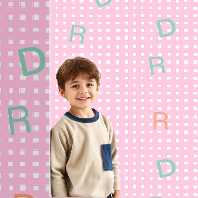 Papier Peint Monogramme rose (monogrammed wallpaper for kid's room)