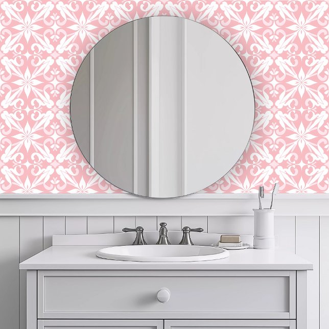 Papier Peint rose géométrique monochromatique (Monochromatic Geometric Pink Wallpaper in a bathroom.)
