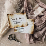 Papier Scroll Rustic Pays Enregistrer la carte Dat<br><div class="desc">Ce papier scroll rustique pays enregistrer la carte de date est parfait pour un mariage simple. Ce design présente des rouleaux de papier brun et clair peints à la main,  évoquant la grâce.</div>