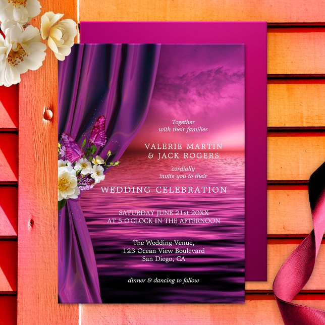 Papillon magique violet Faire-part de mariage (A whimsical bohemian wedding invitation featuring an ocean in purple with romantic roses)