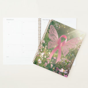 Papillon Ruban Rose dans un Jardin