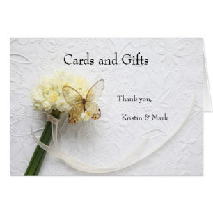 Papillon sur bouquet de fleurs