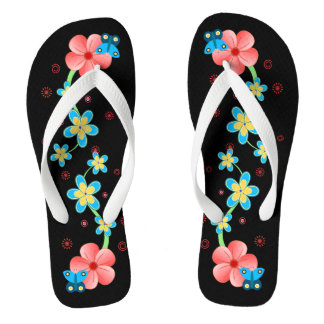 Papillon sur les tongs rose et bleu