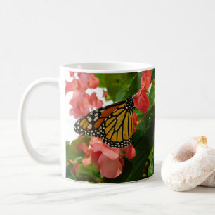 Papillon sur Mug Fleurs Rouges