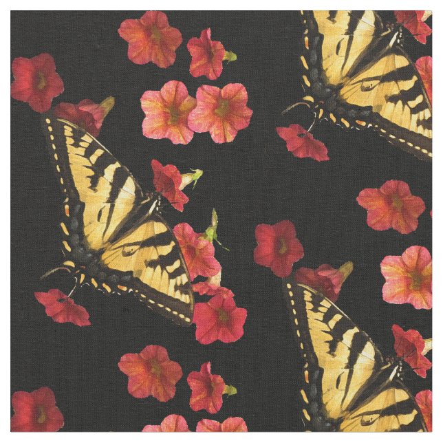 Papillon sur tissu de fleurs rouges (Fermer)