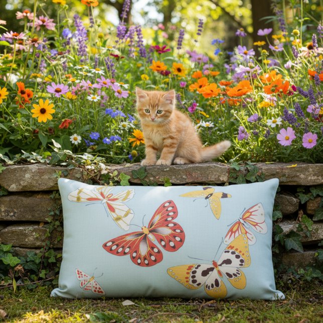 Papillons japonais vintages Coussin extérieur (Blue outdoor pillow with butterflies!)