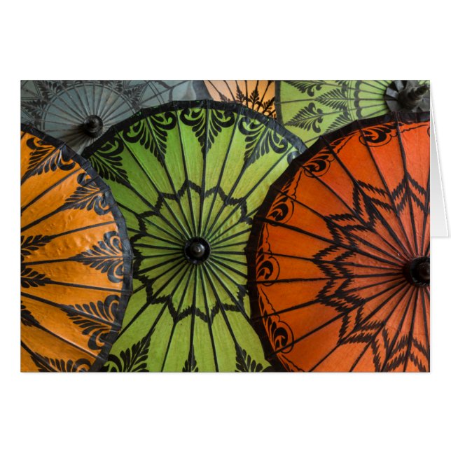 parasols à vendre, bagan, myanmar (Devant horizontal)