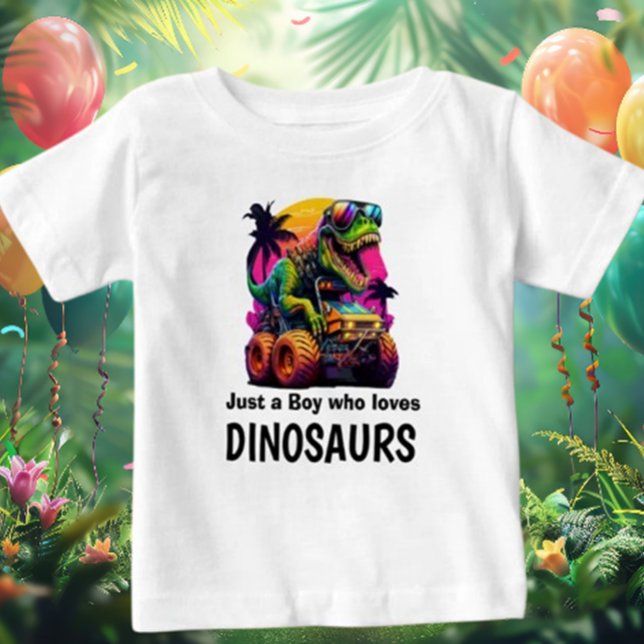 Parfait T-Shirt Dino pour votre petit bout (Celebrate with T-Rex! Dive into a vibrant dinosaur party filled with colorful decor and fun)