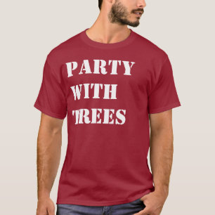 Partie avec le T-shirt d'arbres
