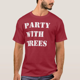Partie avec le T-shirt d'arbres