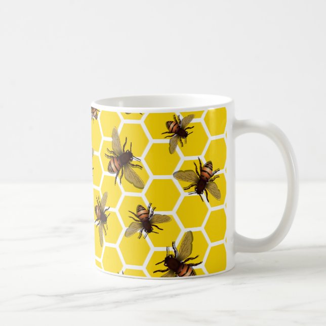 Partout abeilles sur la tasse de tasse de nid (Droite)