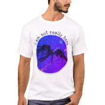 Pas ici, figure ailée volant dans l'espace T-Shirt