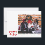 Peace and Joy Corner Carte de vacances photo moder<br><div class="desc">Cette carte de vacances moderne minimaliste est la vitrine idéale pour votre photo de famille préférée. Disponible dans un large éventail de couleurs. Autres couleurs et options de fond disponibles sur demande. Merci de visiter ma boutique Zazzle !</div>