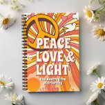 Peace Love Light et détruire le patriarcat<br><div class="desc">Peace Love Light and Destroy the Patriarchy Planner - Loin des gens, creusez cette vue 60s paix, amour et lumière planificateur. Doté de couleurs psychédéliques et d'un signe de paix moelleux. Juste le planificateur le plus moche pour garder trace de vos dates importantes et montrer à tout le monde votre...</div>
