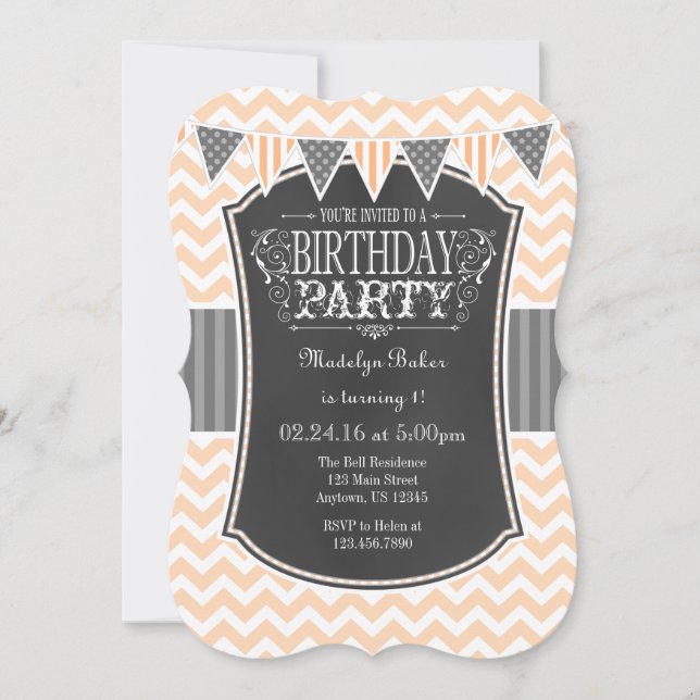 Peach Chalkboard Chevron Invitation d'anniversaire (Devant)