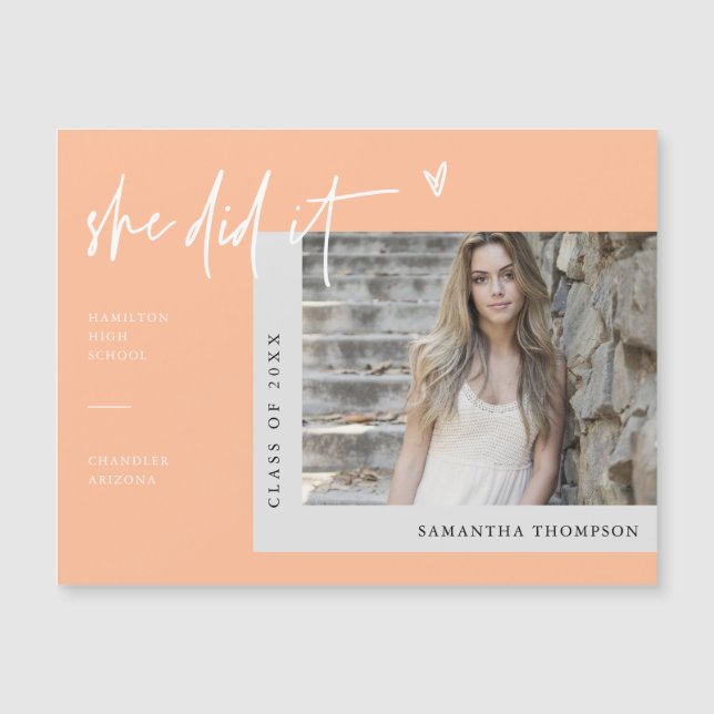 Peach Elle L'A Fait Graduation Photo Magnet (Devant)