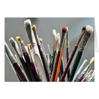 Peinture brosses séchant au soleil