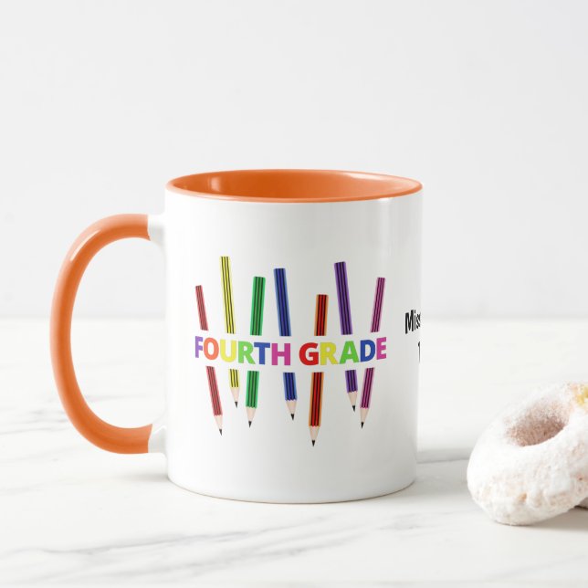 Pencils 4e année Personnalisable Mug enseignant (Avec donut)