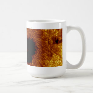 Penumbral foncé creuse la tasse