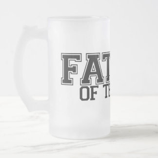 Père de tasse de jeune mariée