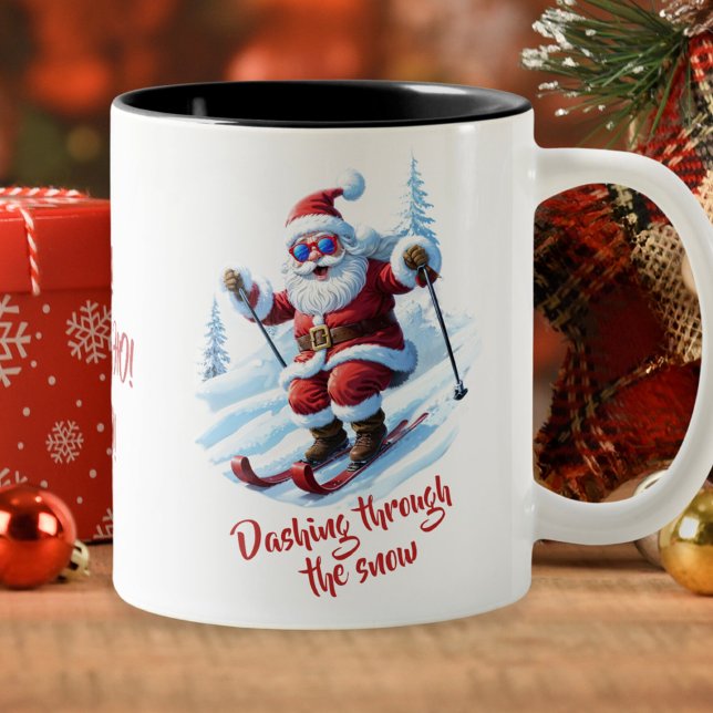 Père Noël drôle dévalant la neige Mug de Noël (Créateur téléchargé)
