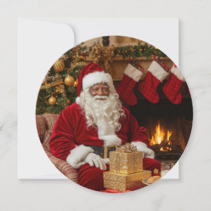 Père Noël noir assis près de la cheminée Carte de 