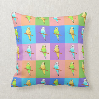 Perruches dans le coussin coloré de motif de