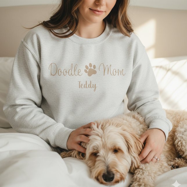 Personalized Doodle Mom Sweatshirt Custom Dog Name (Créateur téléchargé)