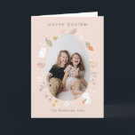 Pétales de Pâques Carte photo<br><div class="desc">Carte photo de Pâques doux avec de minuscules fleurs et des illustrations de lapin.</div>