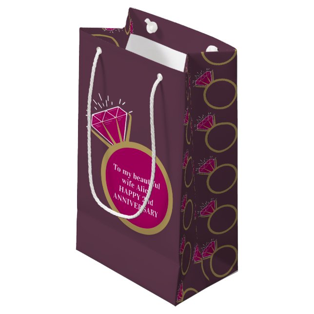 Petit Sac Cadeau 2e mariage Anniversaire grenat rouge foncé (Devant Angle)
