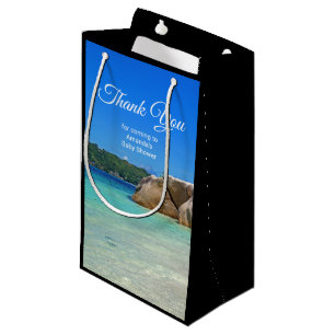 Petit Sac Cadeau Belle mer tropicale avec une plage rocheuse