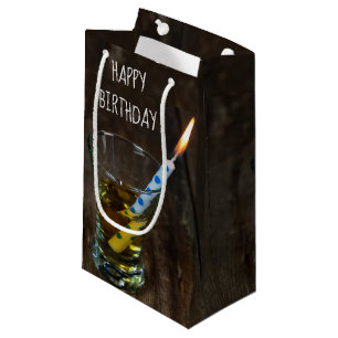 Petit Sac Cadeau Bougie d'anniversaire dans un verre à shot de whis
