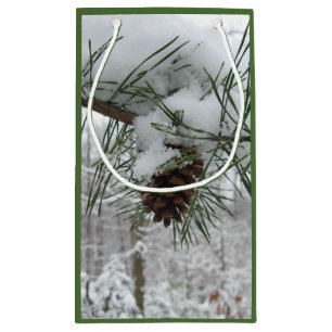 Petit Sac Cadeau Branche des pins neigeux Photographie de la nature