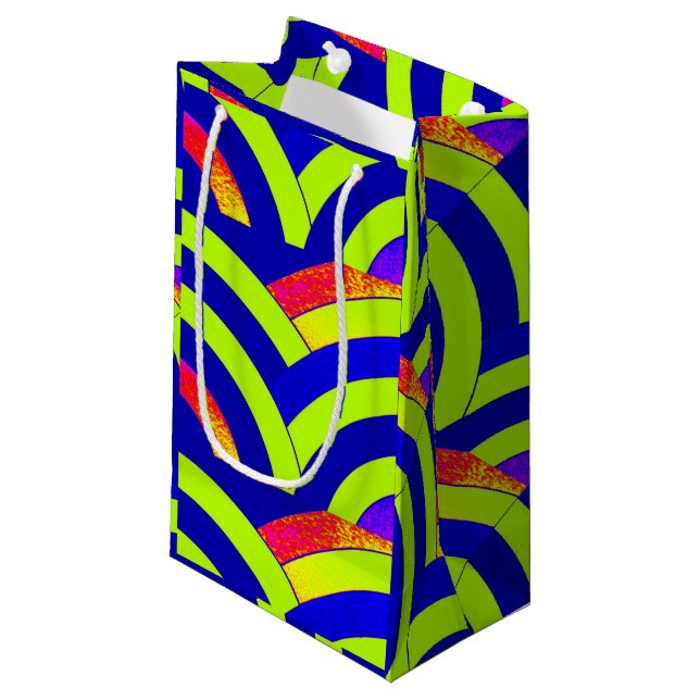 Petit Sac Cadeau chevrons chic et modernes (Devant Angle)