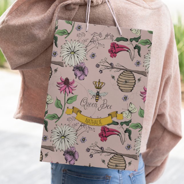 Petit Sac Cadeau Chic Beehive Blush Rose Floral (Elegant Queen Bee & Gold Crown Gift Bag. Hand-Drawn Queen Bee, Gold Crown, Flowers, Beehive & Bees)