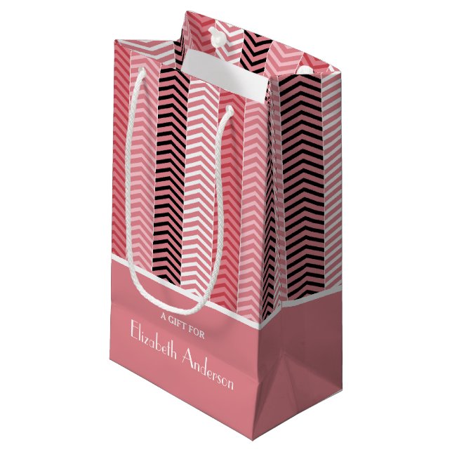 Petit Sac Cadeau Chic Rose Chevron Grille Avec Nom (Devant Angle)