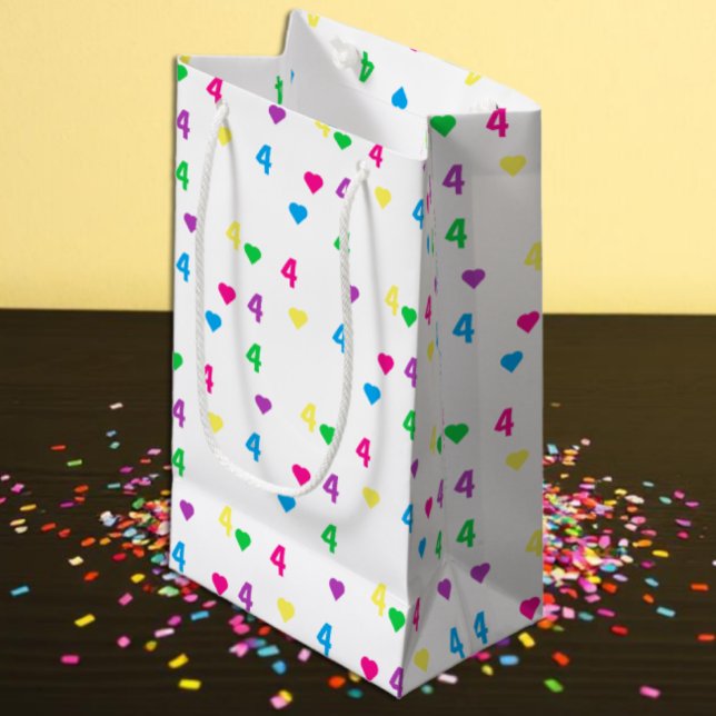 Petit Sac Cadeau Coeurs arc-en-ciel 4e anniversaire (Créateur téléchargé)