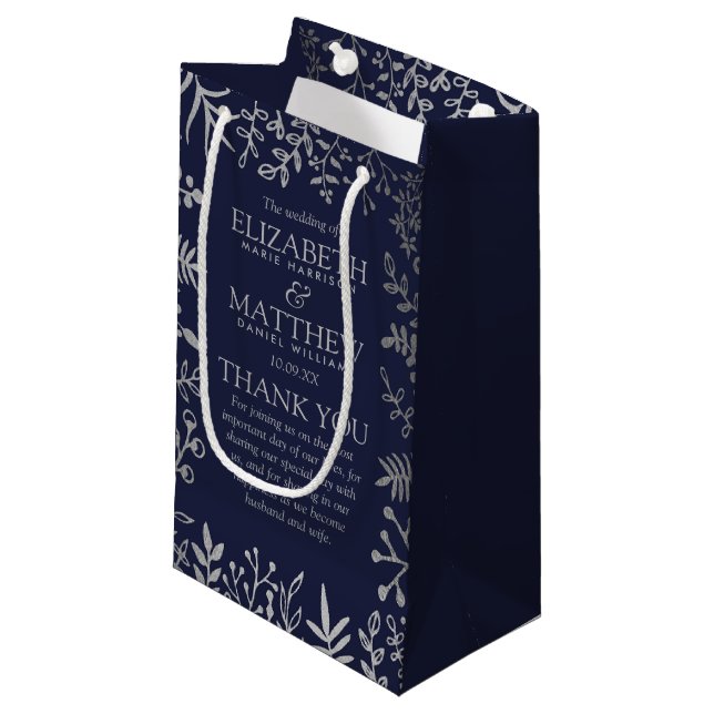 Petit Sac Cadeau Collection de Mariages floraux en argent et marine (Devant Angle)