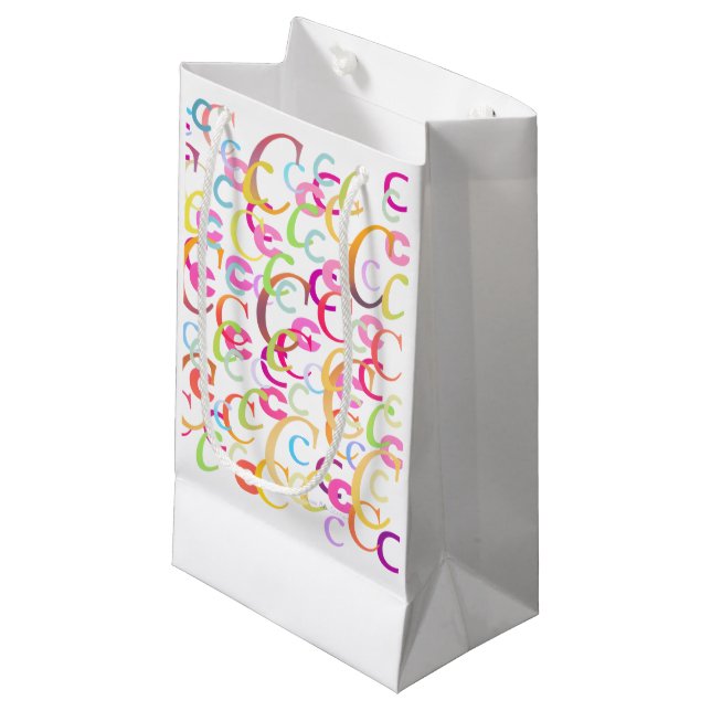 Petit Sac Cadeau Confettis en forme de lettre "C" (Devant Angle)