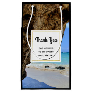 Petit Sac Cadeau Côte tropicale de plage avec un Big Rock