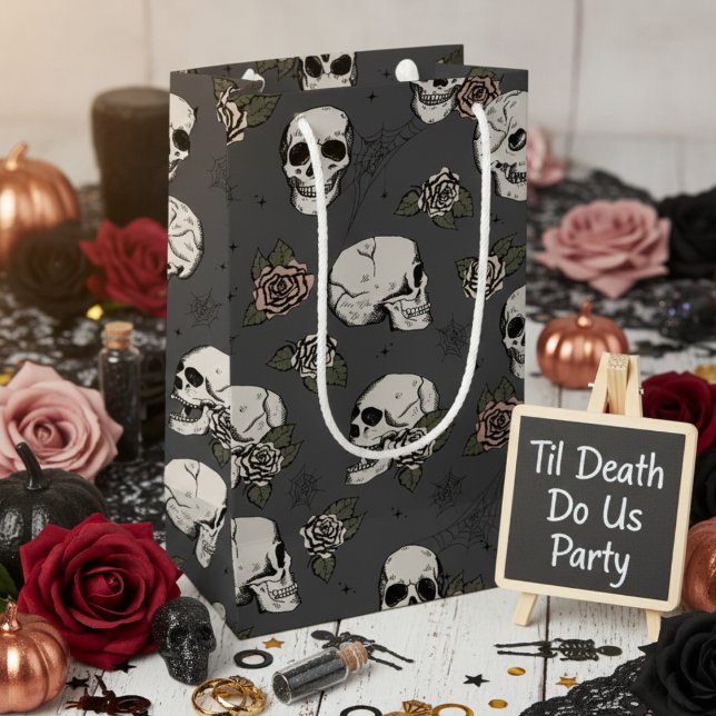 Petit Sac Cadeau Crâne d'Halloween foncé gris foncé (Elegant Dark Gray Floral Skull Hallowedding Gift Bags for Her. Spooky Gothic Halloween Skull Pattern)