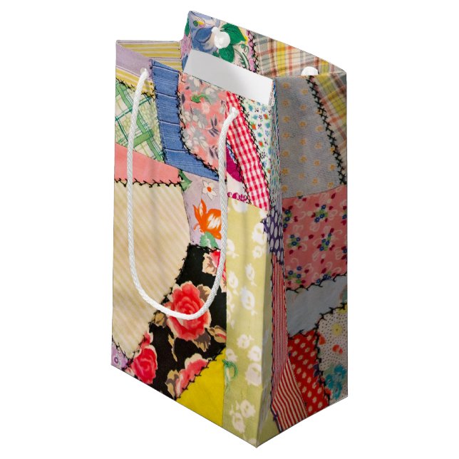 Petit Sac Cadeau Crazy Quilt (Devant Angle)