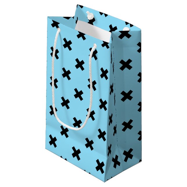 Petit Sac Cadeau Croix noire sur le bleu bébé (Devant Angle)
