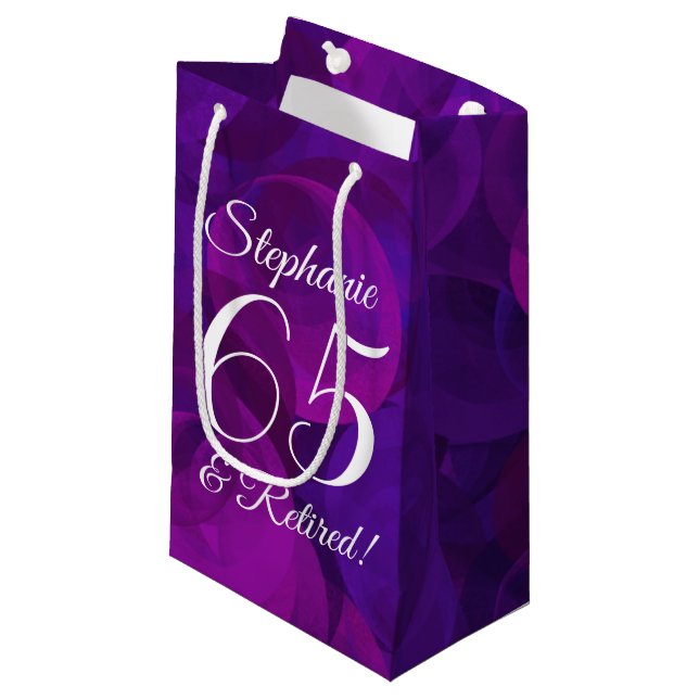 Petit Sac Cadeau Élégant Purple 65 & Retraité Party (Devant Angle)
